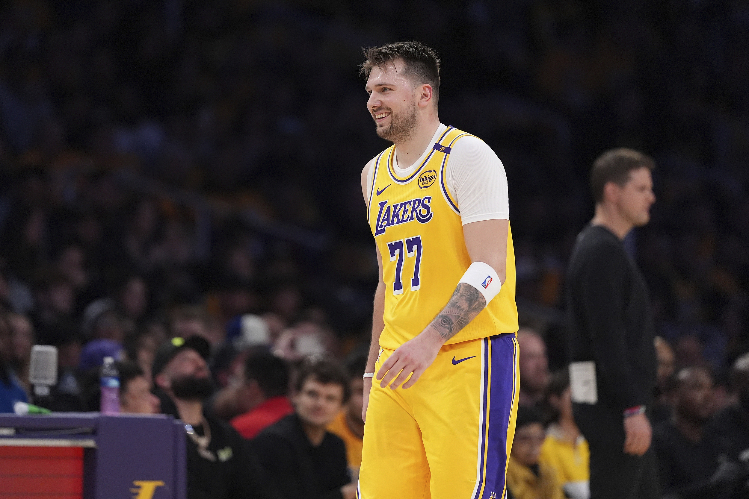 kaiyun-热身赛拉脱维亚100-88斯洛文尼亚，东契奇26分第三节伤退