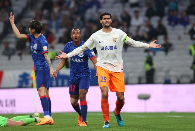 kaiyun-崔康熙押宝中场不变应万变 就要中锋备费莱尼替身