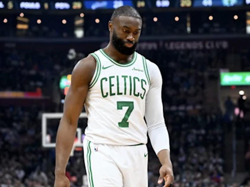 开云官网-杰伦-布朗：我觉得自己符合MVP的标准，但人们总是提升门槛